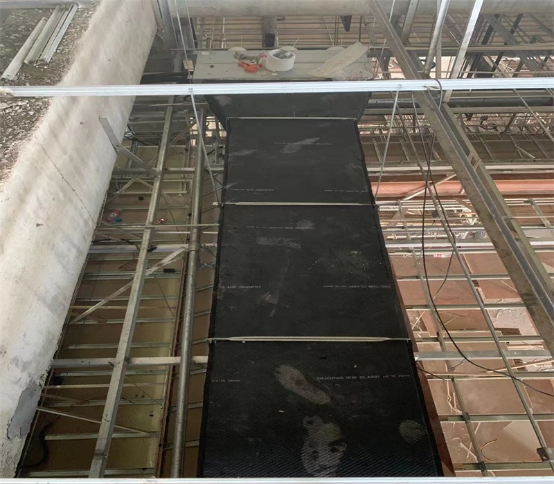 100559568.jpg 150849563.jpg